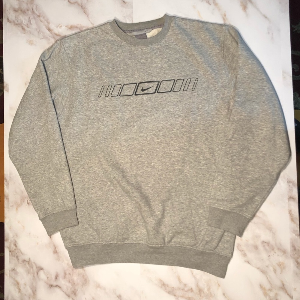 Nike Men’s L Gray Crewneck Sweatshirt, Like New!